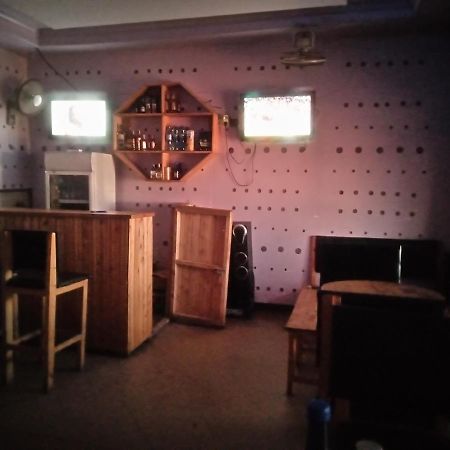 דאר א-סאלאם Kicec Bar And Guest House Airport מראה חיצוני תמונה