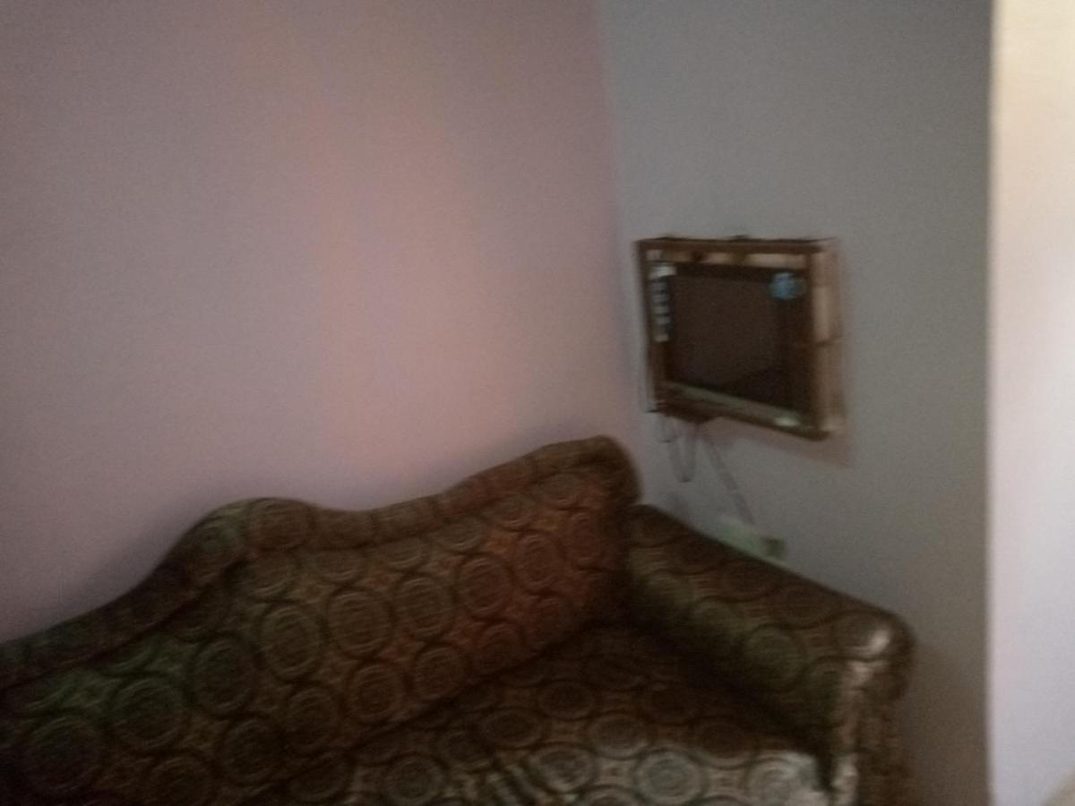 דאר א-סאלאם Kicec Bar And Guest House Airport מראה חיצוני תמונה