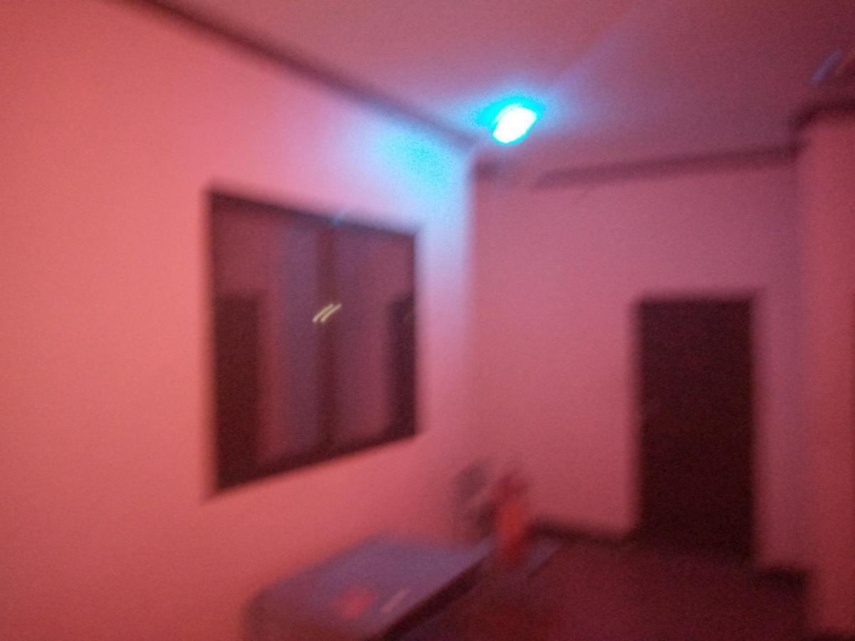 דאר א-סאלאם Kicec Bar And Guest House Airport מראה חיצוני תמונה