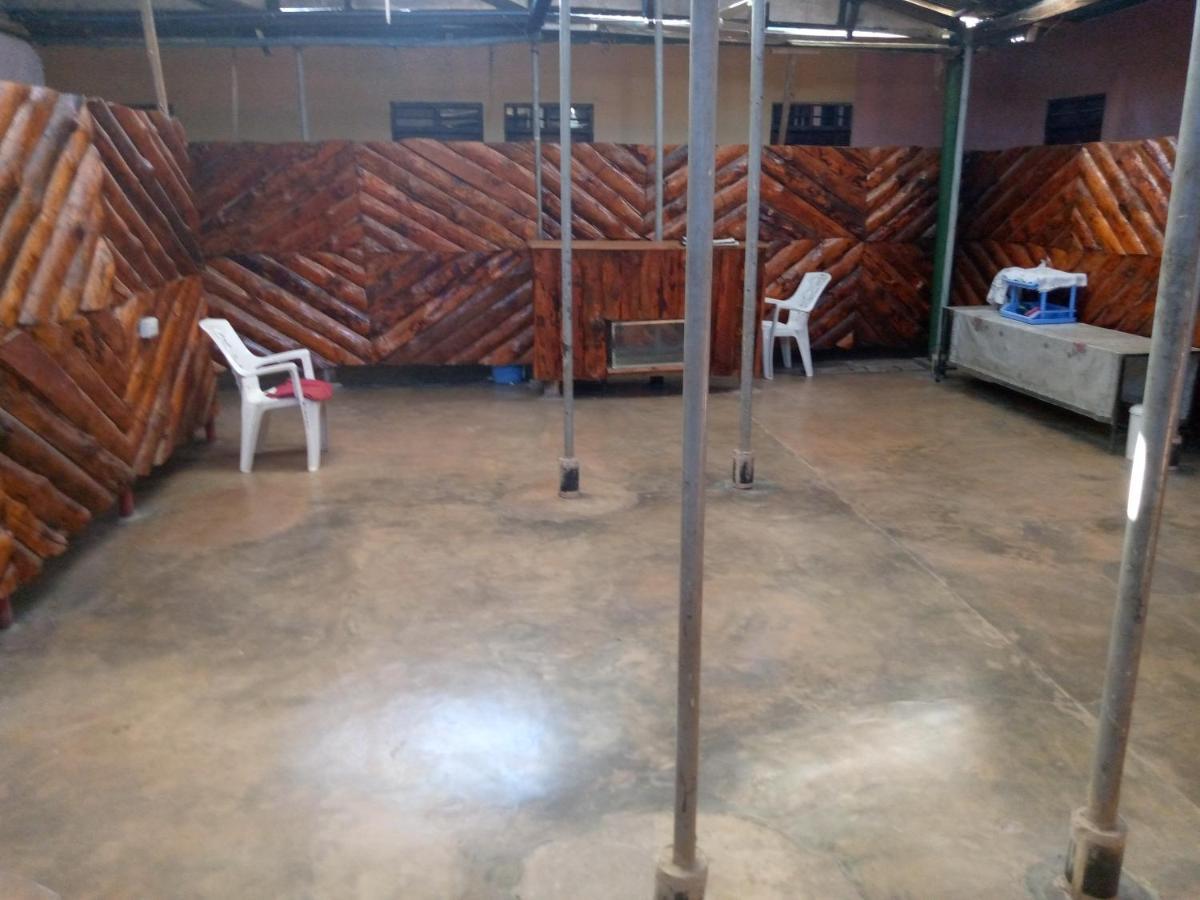 דאר א-סאלאם Kicec Bar And Guest House Airport מראה חיצוני תמונה