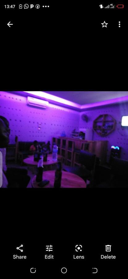 דאר א-סאלאם Kicec Bar And Guest House Airport מראה חיצוני תמונה